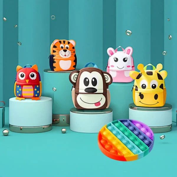 Mochila Escolar Infantil Maternidade Mãe e Bebê + Pop IT Briquedo Anti Estresse - Imagem 2