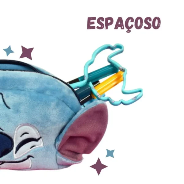 Estojo Fluffy Pelúcia Stitch DAC Grande Disney com Zíper - Imagem 3